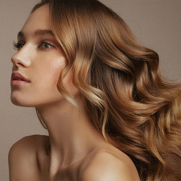 Plaukų slinkimas ar lūžinėjimas? Kaip atskirti ir ką daryti namuose (rutina su „Grossty“)